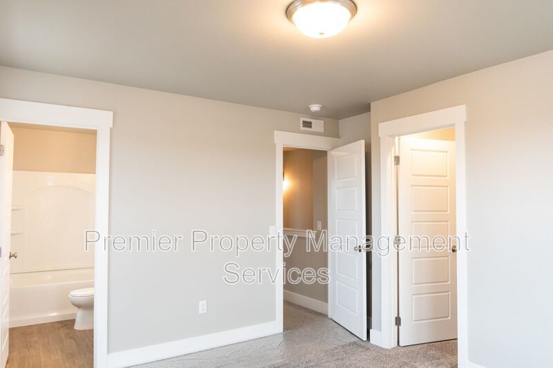 2 Bed/2.5 Bath Modern Duplex on Billings West End property image