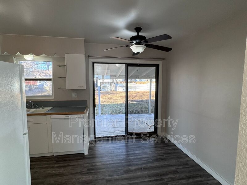 Charming West End Rental with Large Backyard & Garage property image