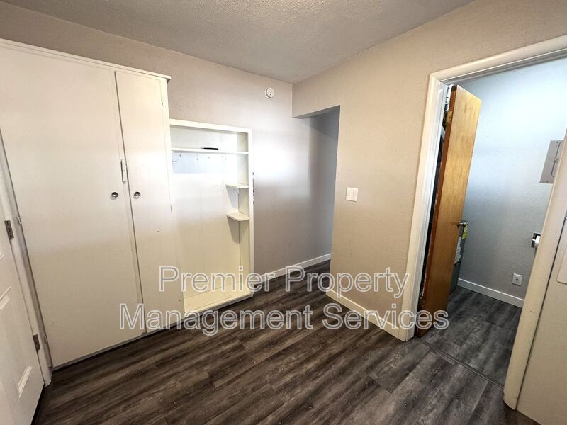 Charming West End Rental with Large Backyard & Garage property image