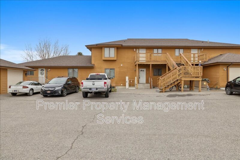 5 Bed / 3 Bath Large Townhouse Centrally Located on Billings West End property image