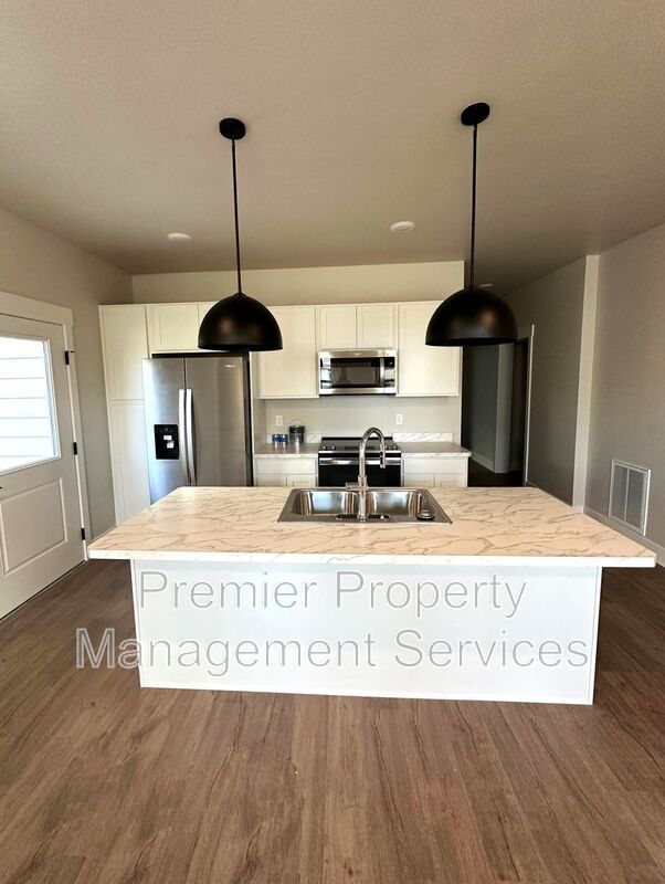 2 Bed / 2 Bath Modern Apartment on Billings West End property image
