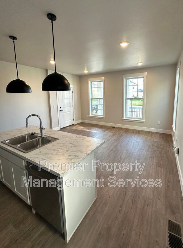 2 Bed / 2 Bath Modern Apartment on Billings West End property image