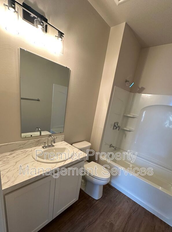 2 Bed / 2 Bath Modern Apartment on Billings West End property image