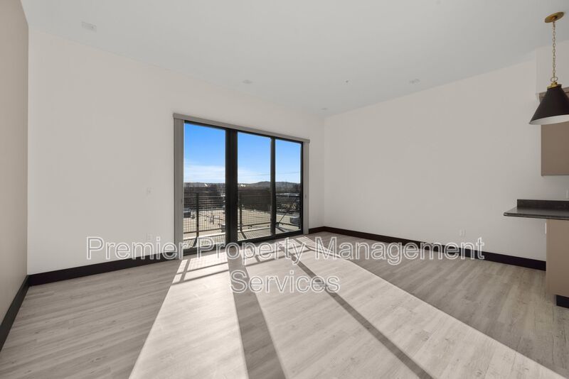Luxury Downtown Studio with Rimrock Views & Private Balcony property image