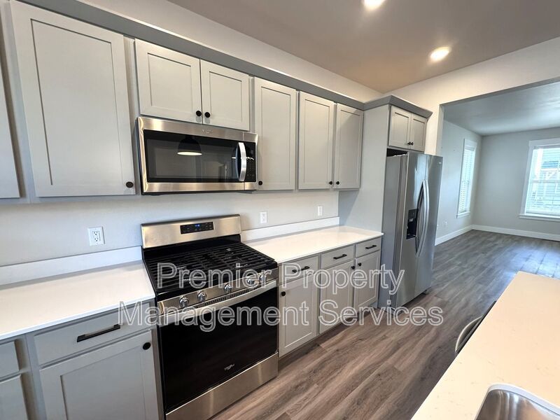 3 Bed / 2.5 Bath Modern Home on Billings West End property image