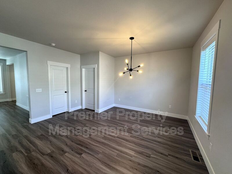 3 Bed / 2.5 Bath Modern Home on Billings West End property image