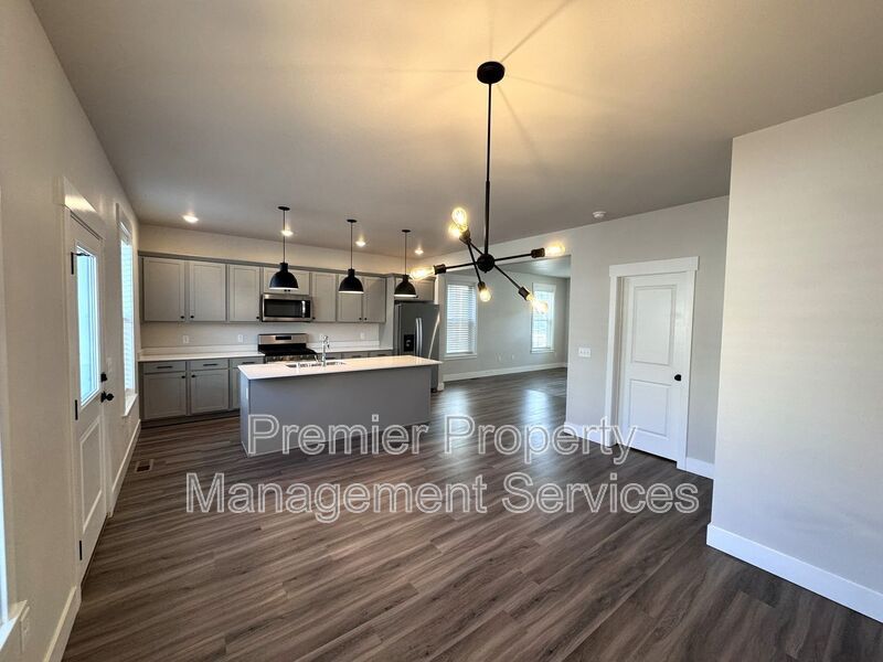 3 Bed / 2.5 Bath Modern Home on Billings West End property image