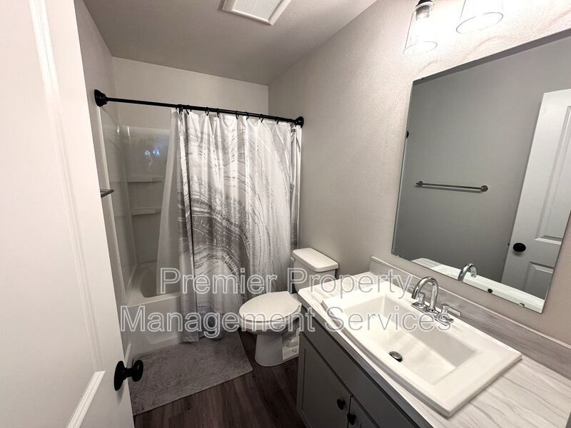 3 Bed / 2.5 Bath Modern Home on Billings West End property image