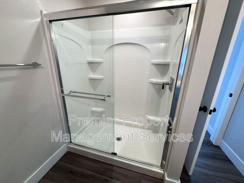 3 Bed / 2.5 Bath Modern Home on Billings West End property image