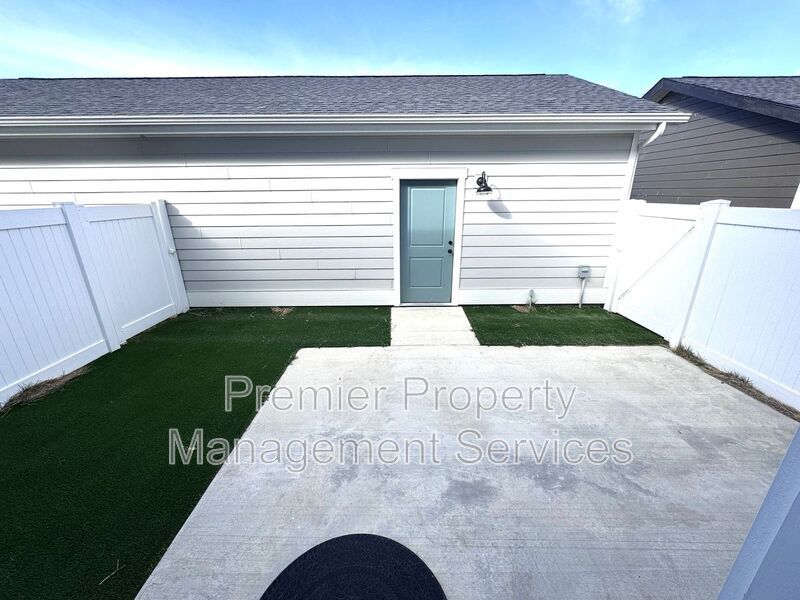 3 Bed / 2.5 Bath Modern Home on Billings West End property image