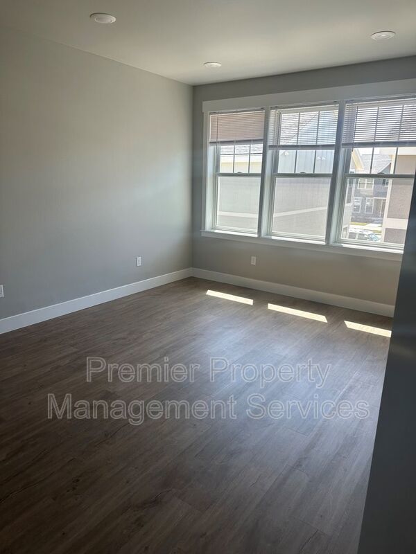 Modern 1-Bedroom Duplex with Attached Garage – West End Billings property image