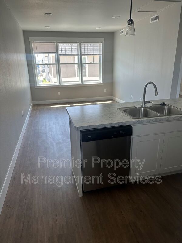 Modern 1-Bedroom Duplex with Attached Garage – West End Billings property image