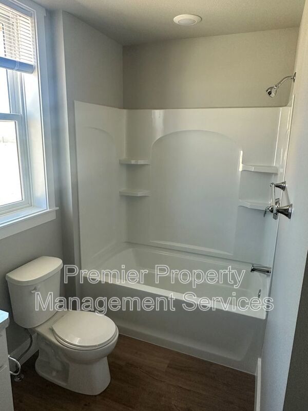 Modern 1-Bedroom Duplex with Attached Garage – West End Billings property image