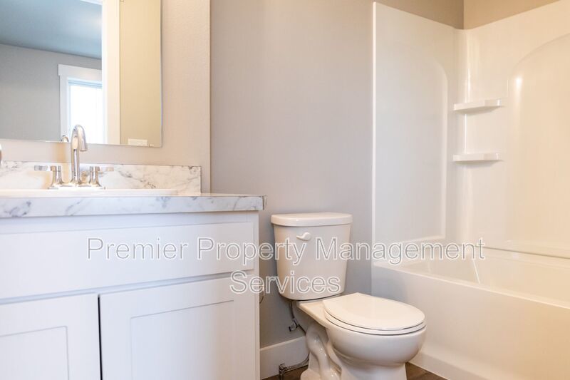 6011 Elysian Rd. #101 — 2 Bed | 2.5 Bath | Duplex | Detached Garage property image
