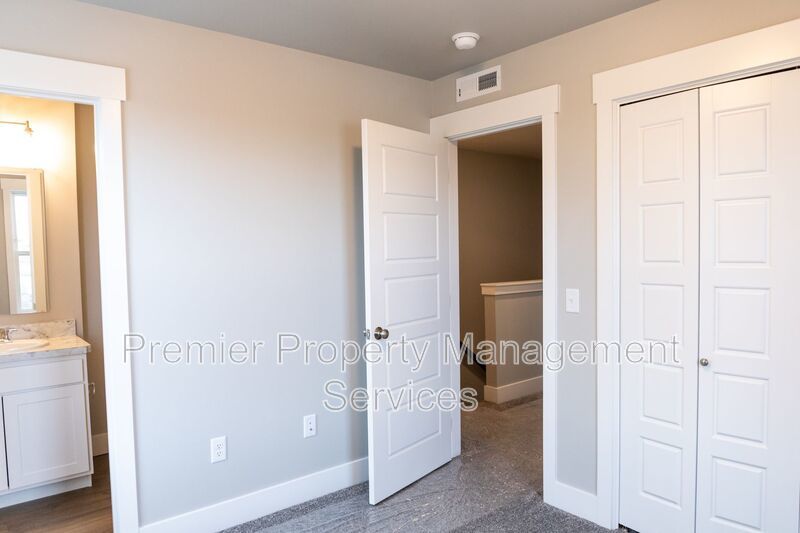 6011 Elysian Rd. #101 — 2 Bed | 2.5 Bath | Duplex | Detached Garage property image
