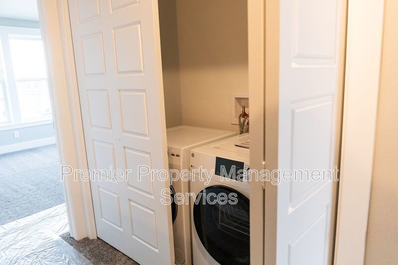 6011 Elysian Rd. #101 — 2 Bed | 2.5 Bath | Duplex | Detached Garage property image