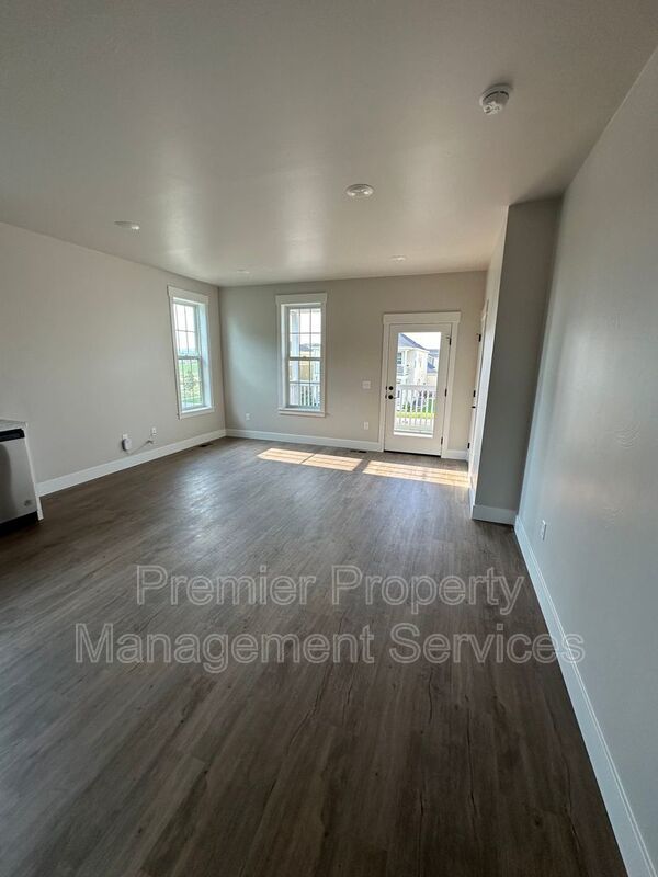 2 Bed / 2 Bath Modern Apartment on Billings West End property image