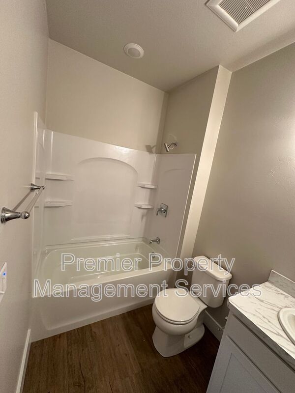 2 Bed / 2 Bath Modern Apartment on Billings West End property image