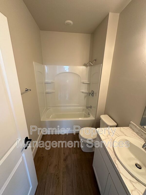 2 Bed / 2 Bath Modern Apartment on Billings West End property image