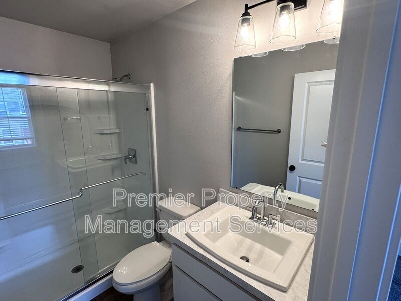 Move-In Ready Annafeld Home with In-Unit Laundry & Garage property image