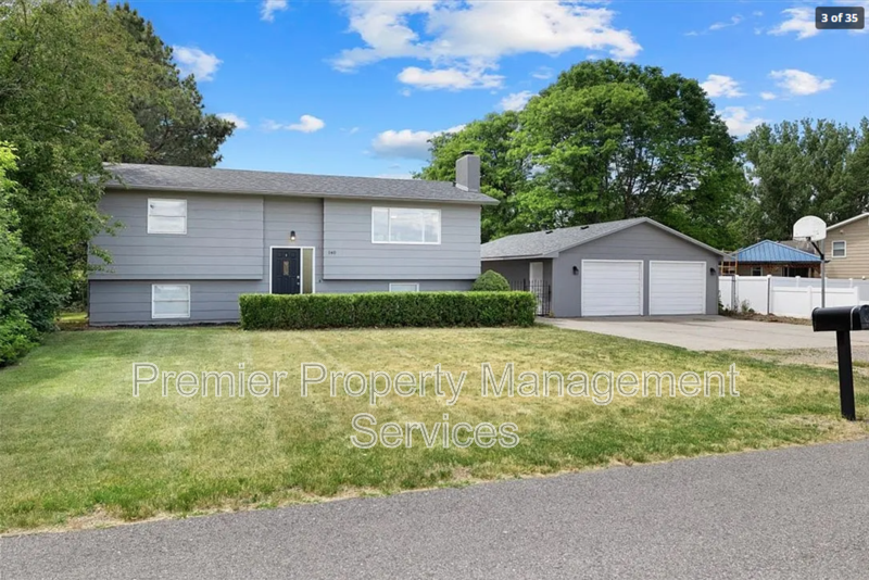 4 Bed / 2 Bath · 2,068 sq ft · Fenced Yard & Big Garage property image