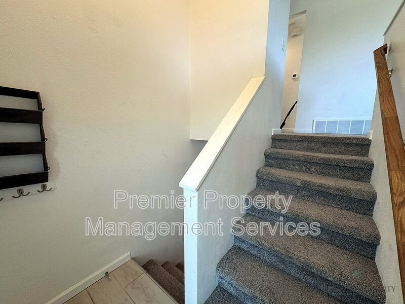 4 Bed / 2 Bath · 2,068 sq ft · Fenced Yard & Big Garage property image
