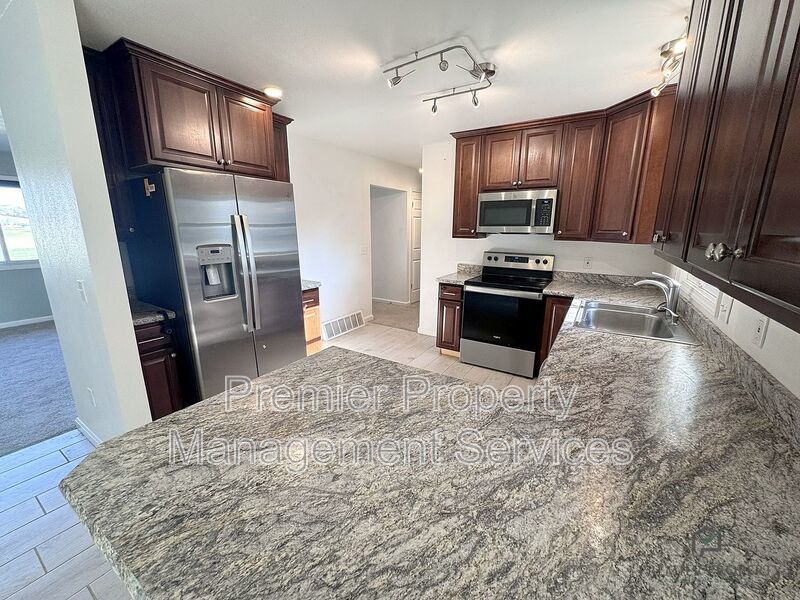 4 Bed / 2 Bath · 2,068 sq ft · Fenced Yard & Big Garage property image