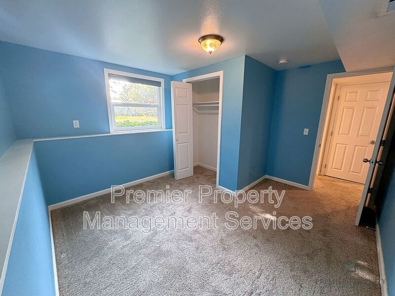 4 Bed / 2 Bath · 2,068 sq ft · Fenced Yard & Big Garage property image