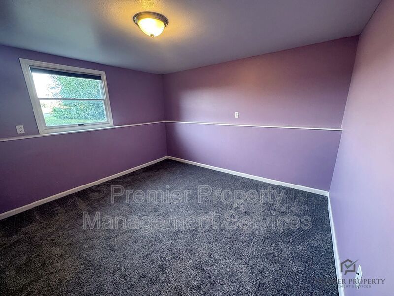 4 Bed / 2 Bath · 2,068 sq ft · Fenced Yard & Big Garage property image