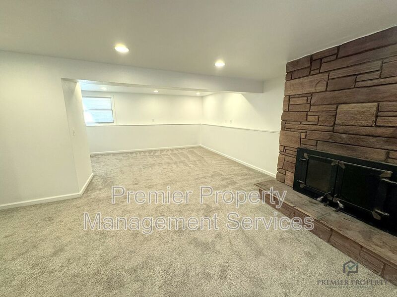 4 Bed / 2 Bath · 2,068 sq ft · Fenced Yard & Big Garage property image