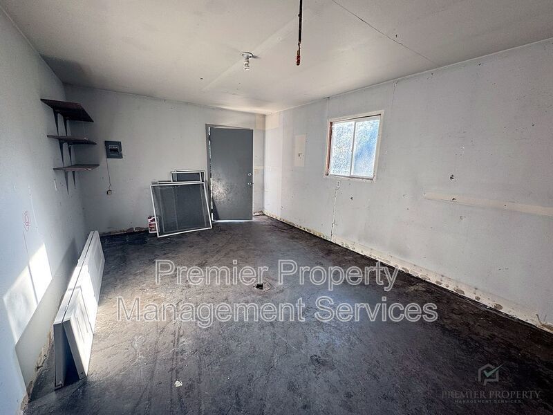 4 Bed / 2 Bath · 2,068 sq ft · Fenced Yard & Big Garage property image