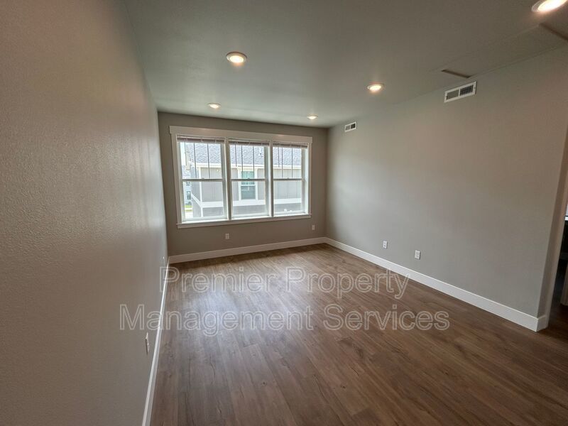 Modern 1-Bedroom Duplex with Attached Garage – West End Billings property image